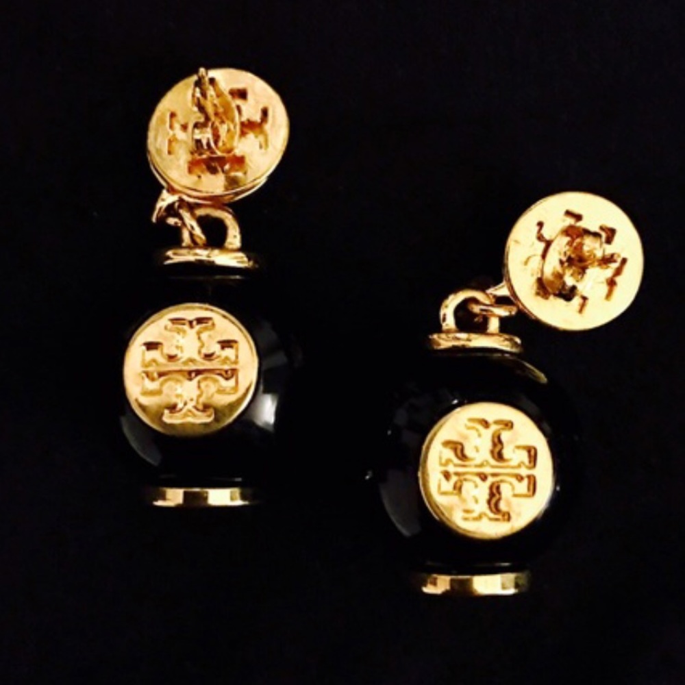 Beautiful pair of earrings